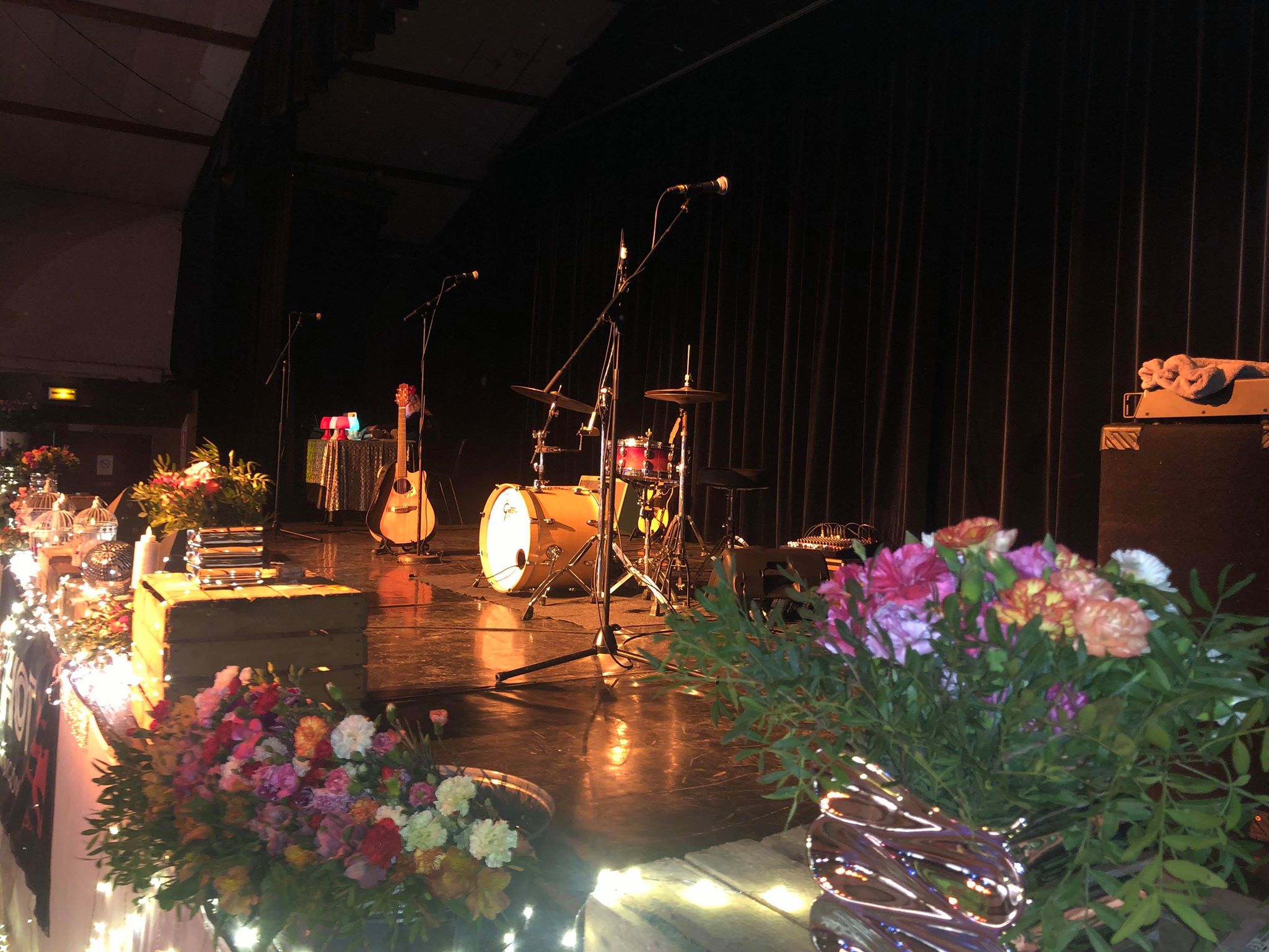 2019 05 festival DECO PODIUM avec instrument gunshot.jpg